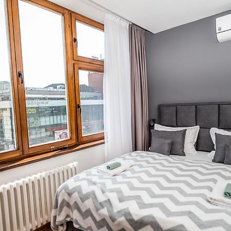 Modern And Bright Apartments - Main Street Sarajevo Bagian luar foto