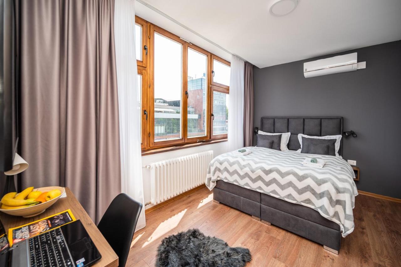 Modern And Bright Apartments - Main Street Sarajevo Bagian luar foto