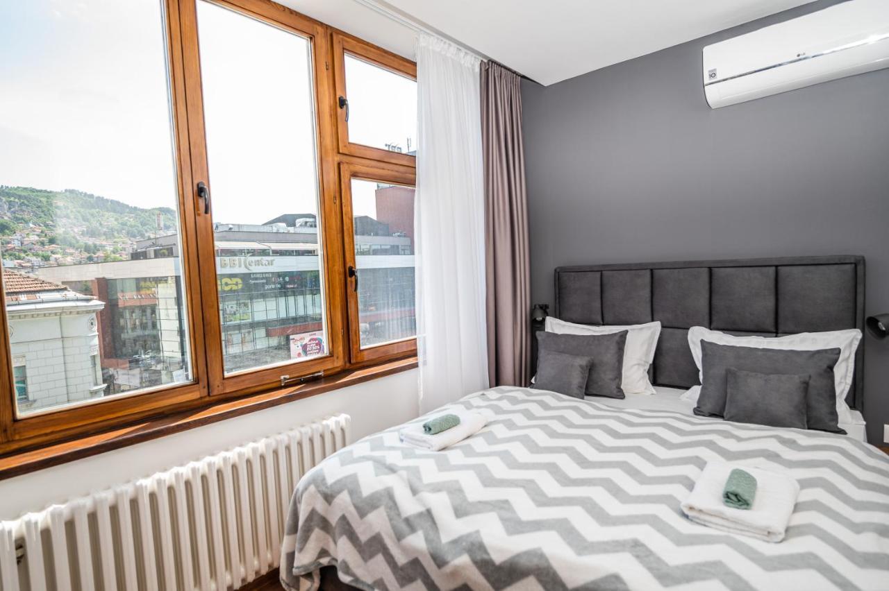 Modern And Bright Apartments - Main Street Sarajevo Bagian luar foto