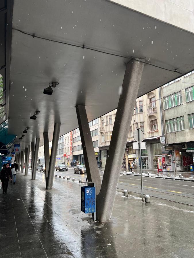 Modern And Bright Apartments - Main Street Sarajevo Bagian luar foto