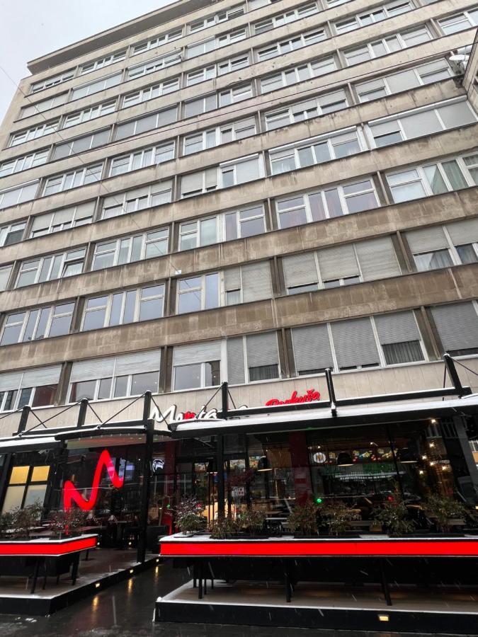 Modern And Bright Apartments - Main Street Sarajevo Bagian luar foto