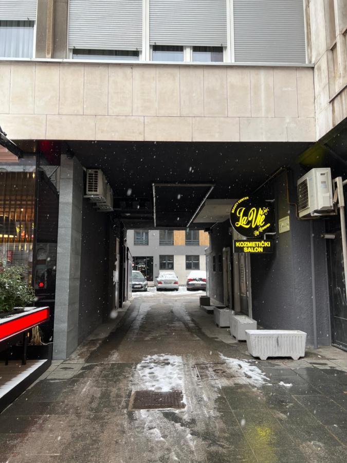 Modern And Bright Apartments - Main Street Sarajevo Bagian luar foto